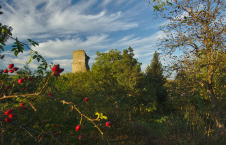 Otaslavice – středověký hrad a pravěká hradiště