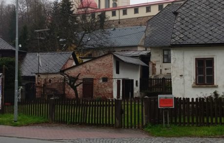 Rychnov nad Kněžnou, kolem kostela Nejsvětější Trojice